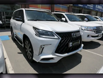 Lexus  LX  570  2017  Automatic  94,000 Km  8 Cylinder  Four Wheel Drive (4WD)  SUV  White