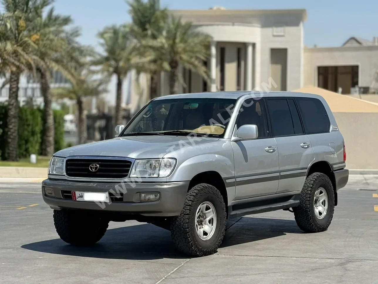 Toyota  Land Cruiser  VXR  1998  Automatic  310,000 Km  8 Cylinder  Four Wheel Drive (4WD)  SUV  Silver