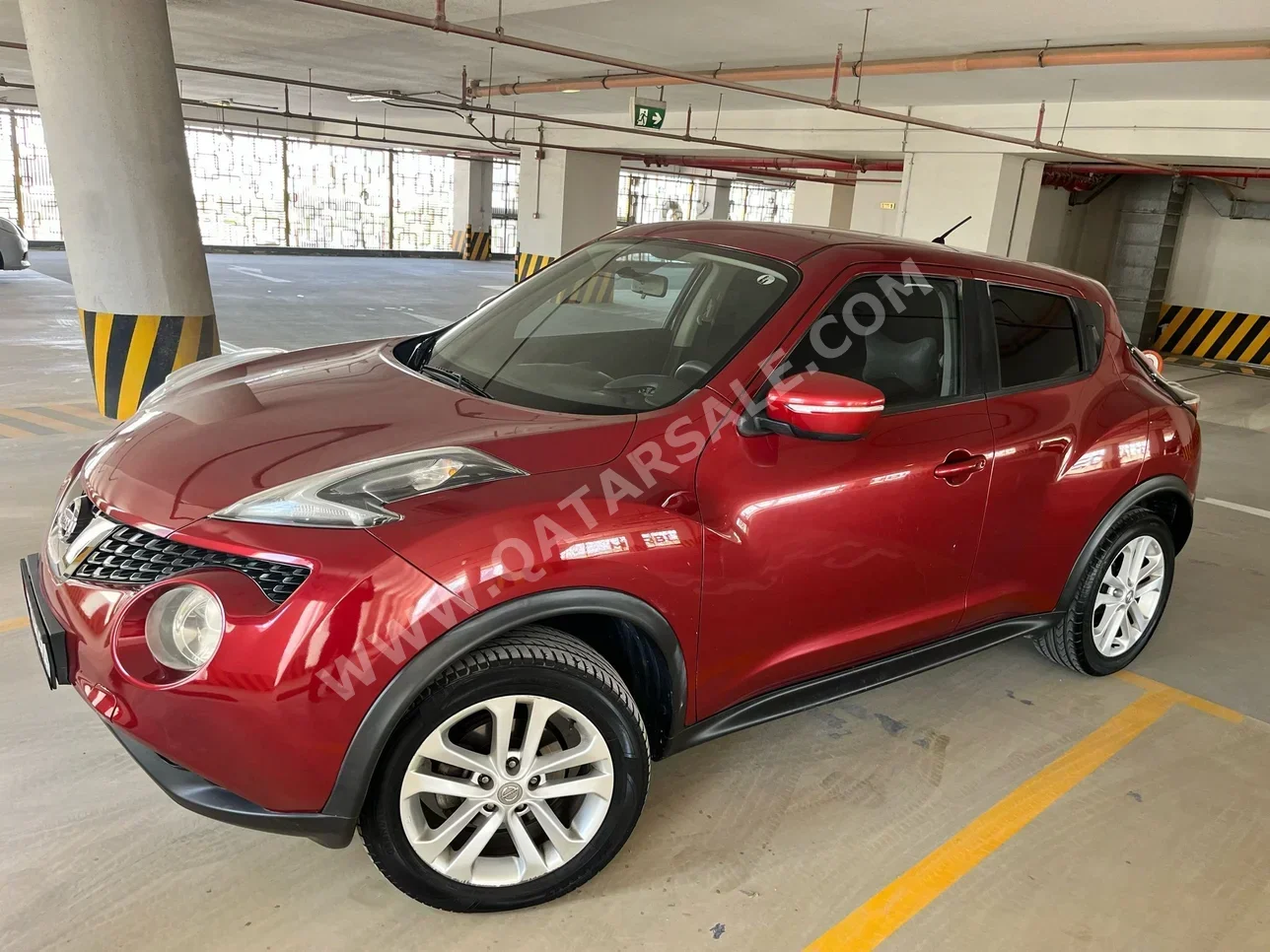 Nissan  Juke  2015  Automatic  120٬000 Km  4 Cylinder  Front Wheel Drive (FWD)  SUV  Red