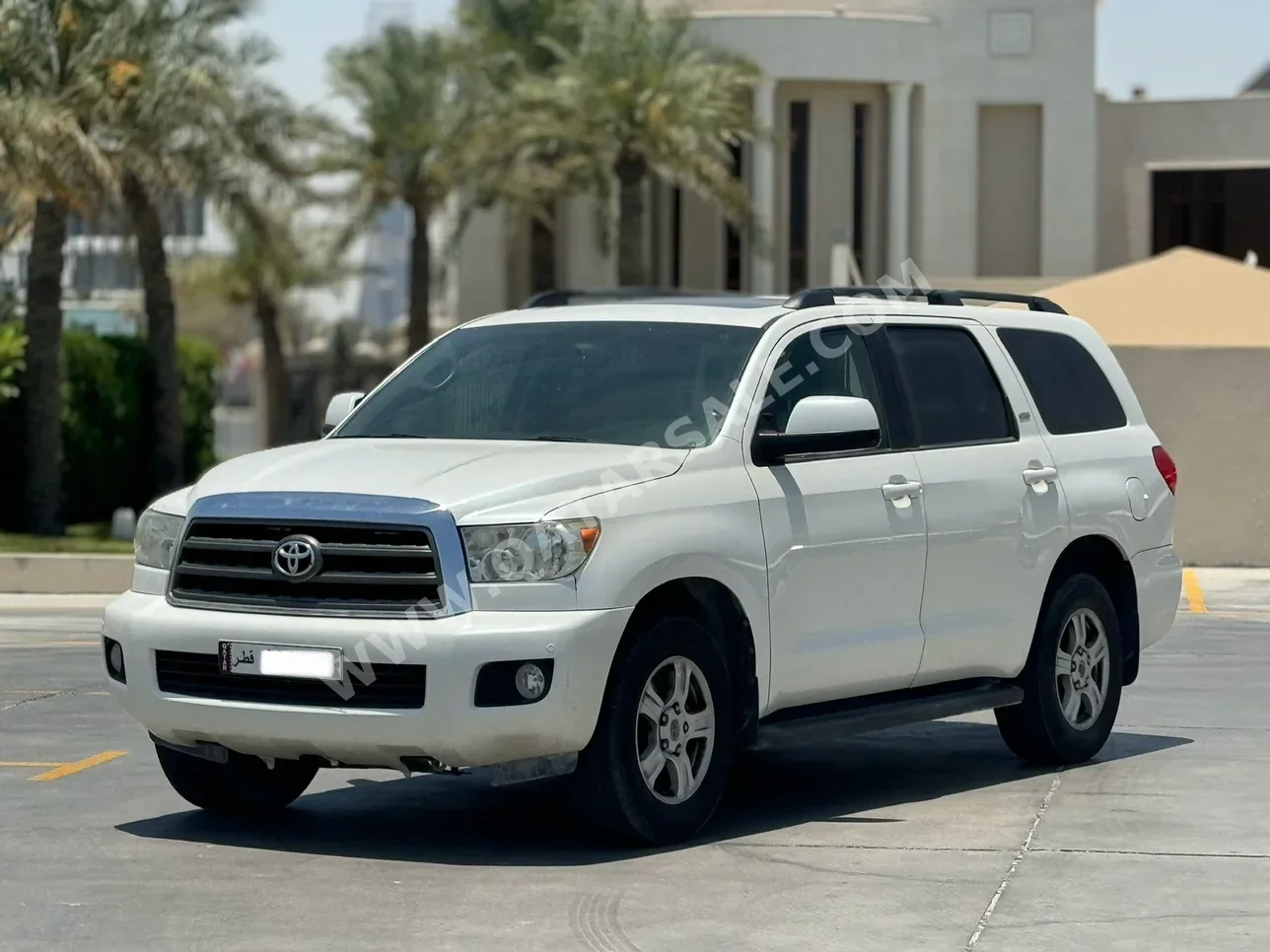 Toyota  Sequoia  2016  Automatic  281,000 Km  8 Cylinder  Four Wheel Drive (4WD)  SUV  White