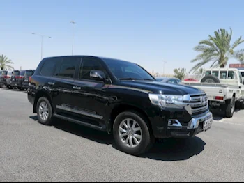 Toyota  Land Cruiser  GXR  2018  Automatic  143,000 Km  8 Cylinder  Four Wheel Drive (4WD)  SUV  Black