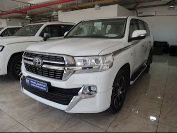 Toyota  Land Cruiser  VXR  2021  Automatic  23,000 Km  8 Cylinder  Four Wheel Drive (4WD)  SUV  White