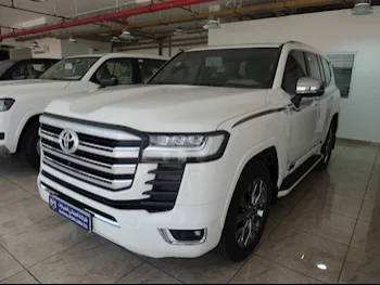 Toyota  Land Cruiser  VX Twin Turbo  2023  Automatic  12,000 Km  6 Cylinder  Four Wheel Drive (4WD)  SUV  White  With Warranty