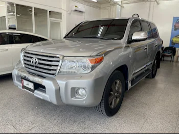 Toyota  Land Cruiser  VXR  2014  Automatic  146٬000 Km  8 Cylinder  Four Wheel Drive (4WD)  SUV  Silver