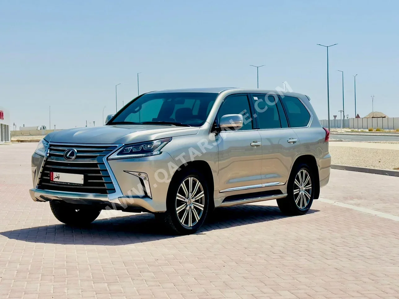 Lexus  LX  570  2016  Automatic  99,000 Km  8 Cylinder  Four Wheel Drive (4WD)  SUV  Silver