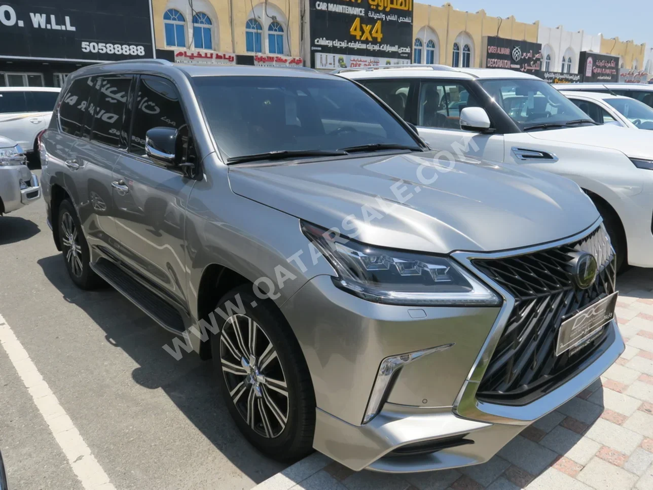 Lexus  LX  570  2018  Automatic  41,000 Km  8 Cylinder  Four Wheel Drive (4WD)  SUV  Silver