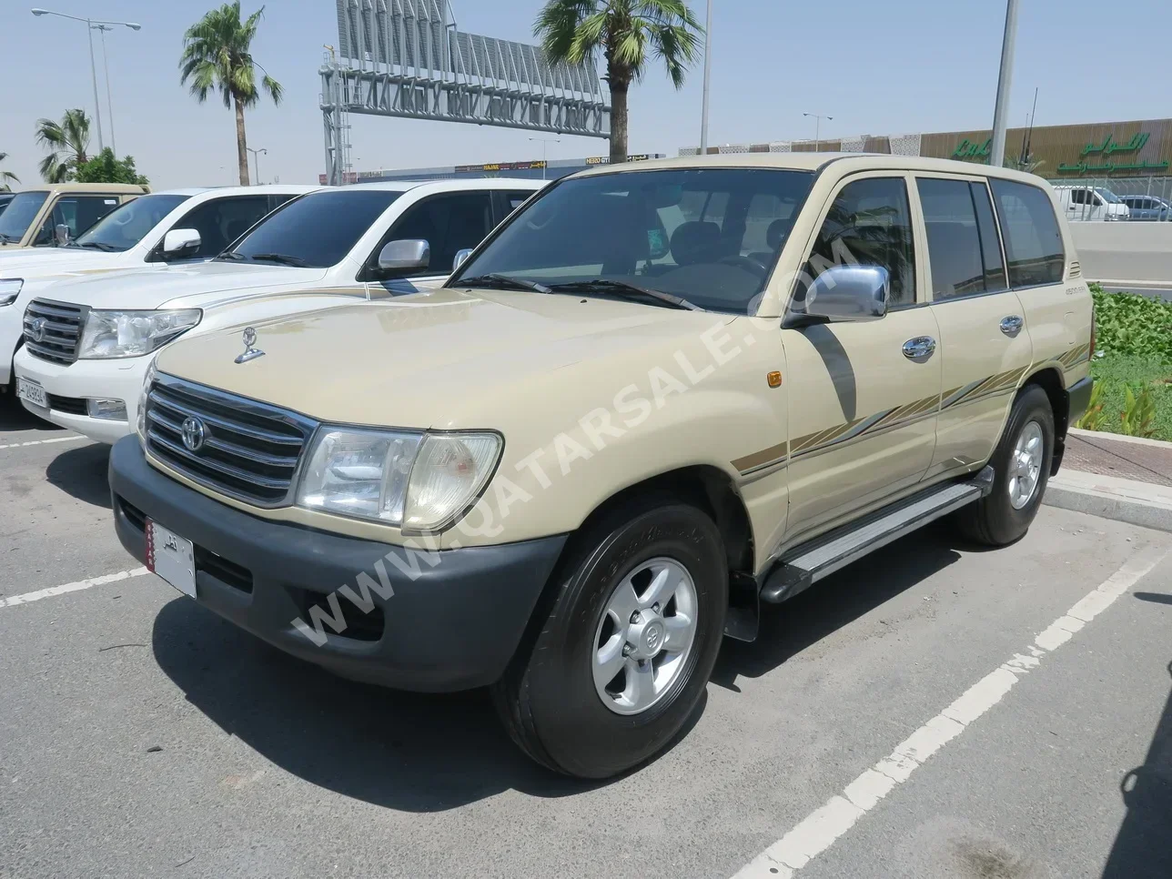 Toyota  Land Cruiser  GXR  2002  Manual  398,000 Km  6 Cylinder  Four Wheel Drive (4WD)  SUV  Beige