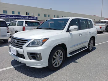 Lexus  LX  570 S  2015  Automatic  321,000 Km  8 Cylinder  Four Wheel Drive (4WD)  SUV  White