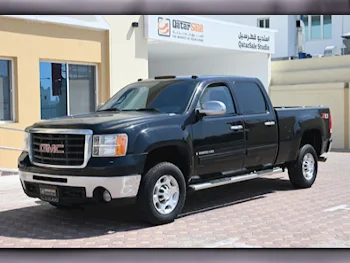  GMC  Sierra  2500 HD  2008  Automatic  214,000 Km  8 Cylinder  Four Wheel Drive (4WD)  Pick Up  Black  With Warranty