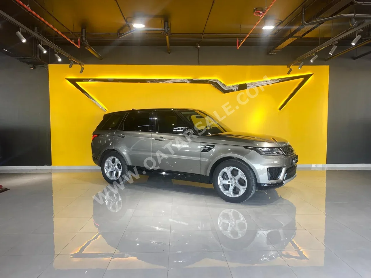 Land Rover  Range Rover  Sport HSE  2020  Automatic  68,000 Km  6 Cylinder  Four Wheel Drive (4WD)  SUV  Gray