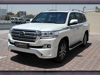 Toyota  Land Cruiser  VXS  2018  Automatic  108,000 Km  8 Cylinder  Four Wheel Drive (4WD)  SUV  Pearl