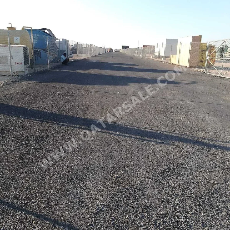 Warehouses & Stores - Al Rayyan  - Industrial Area  -Area Size: 300 Square Meter