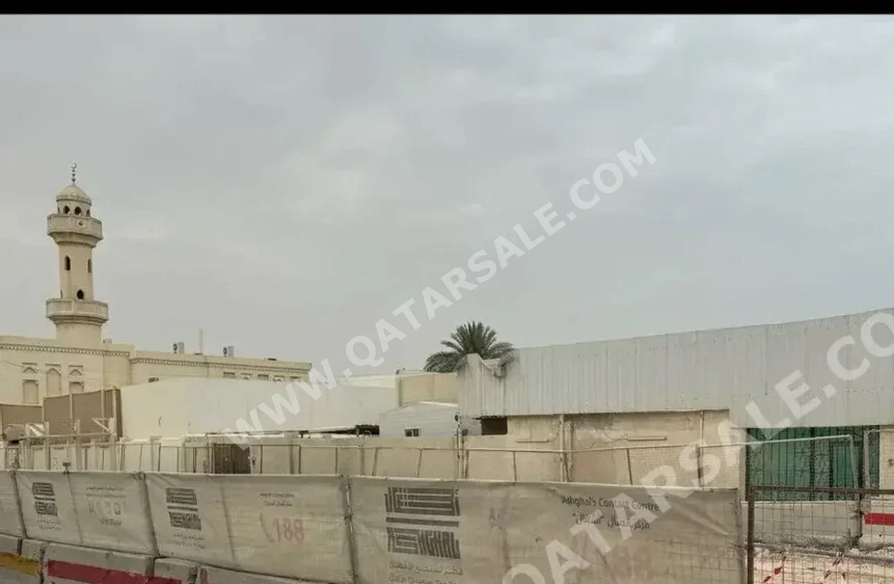Family Residential  - Not Furnished  - Umm Salal  - Al Kharaitiyat  - 5 Bedrooms