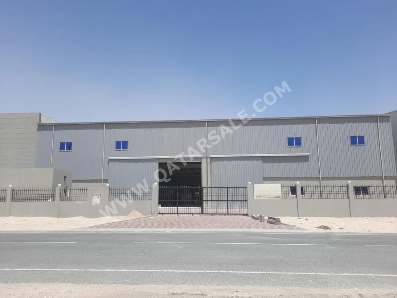 Warehouses & Stores - Al Wakrah  - Barkit Al Awamer  -Area Size: 2000 Square Meter