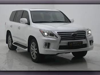 Lexus  LX  570  2013  Automatic  103,000 Km  8 Cylinder  Four Wheel Drive (4WD)  SUV  White