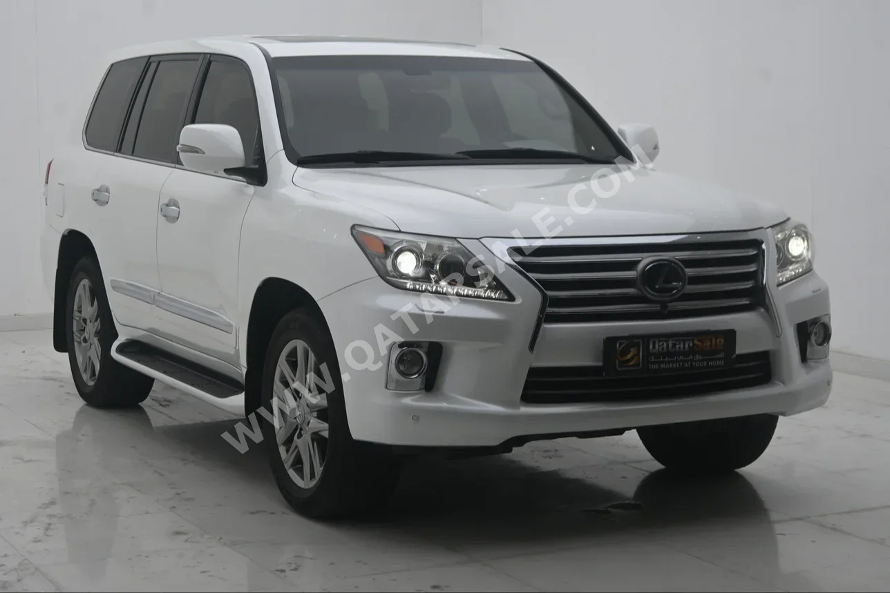 Lexus  LX  570  2013  Automatic  103,000 Km  8 Cylinder  Four Wheel Drive (4WD)  SUV  White