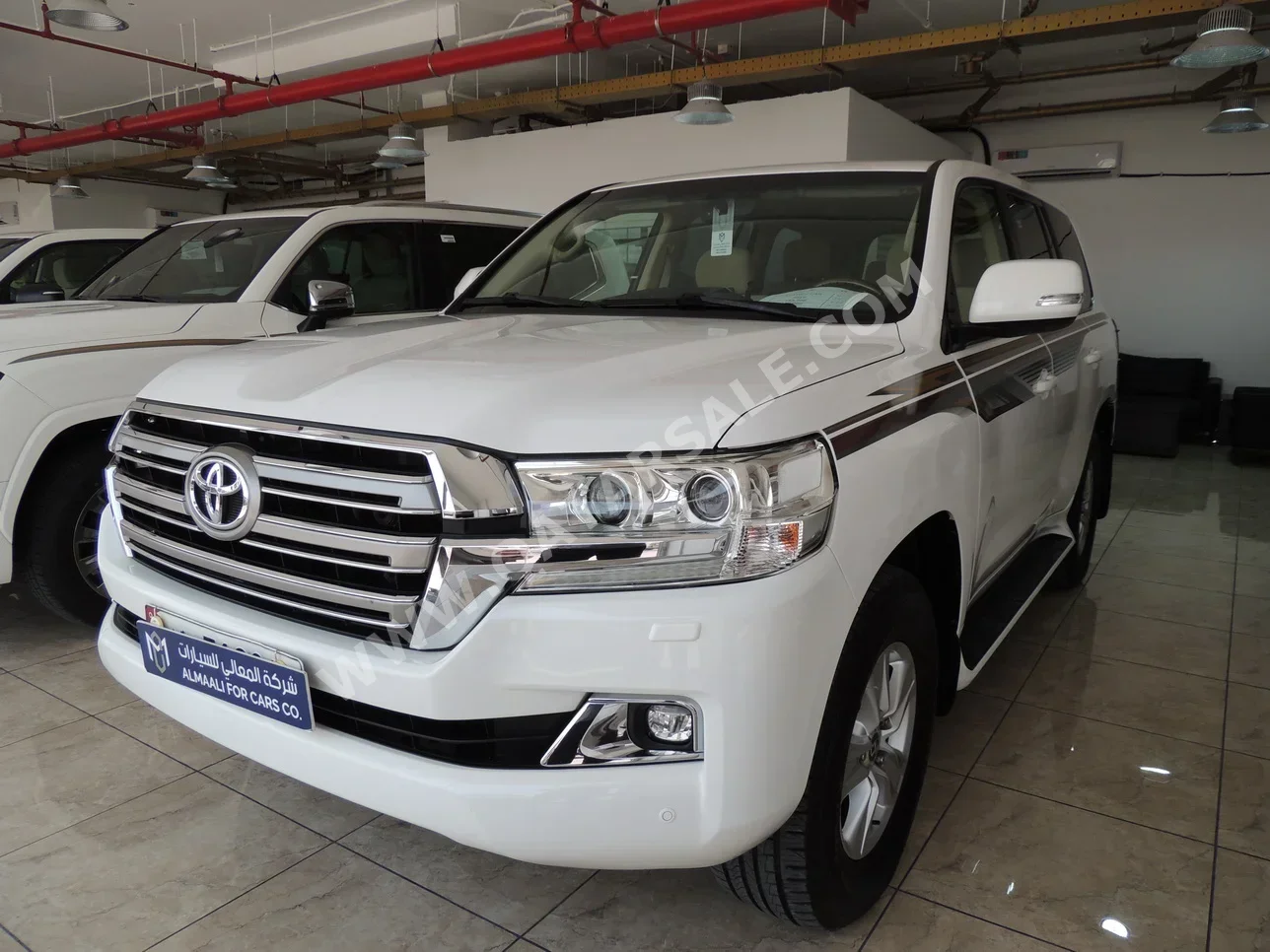 Toyota  Land Cruiser  GXR  2016  Automatic  185,000 Km  6 Cylinder  Four Wheel Drive (4WD)  SUV  White