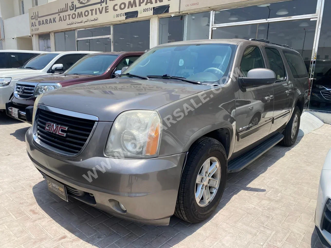 GMC  Yukon  XL  2011  Automatic  183,000 Km  8 Cylinder  Four Wheel Drive (4WD)  SUV  Gray