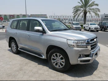 Toyota  Land Cruiser  GXR  2019  Automatic  250,000 Km  8 Cylinder  Four Wheel Drive (4WD)  SUV  Silver