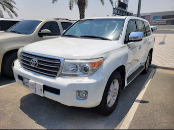 Toyota  Land Cruiser  GXR  2013  Automatic  291,000 Km  8 Cylinder  Four Wheel Drive (4WD)  SUV  White