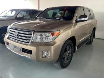 Toyota  Land Cruiser  VXR  2015  Automatic  144,000 Km  8 Cylinder  Four Wheel Drive (4WD)  SUV  Gold