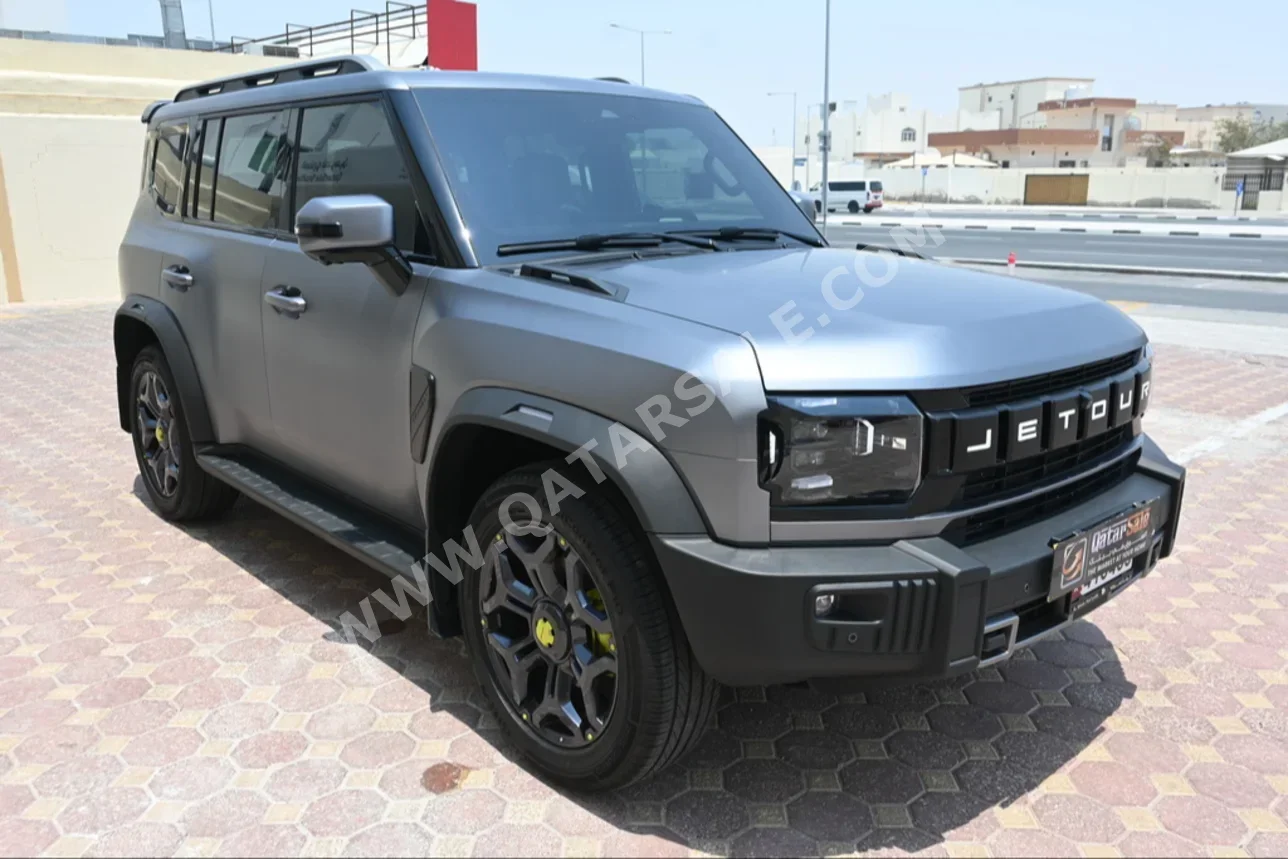 Jetour  T2  2024  Automatic  2,800 Km  4 Cylinder  Four Wheel Drive (4WD)  SUV  Gray Matte  With Warranty