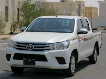 Toyota  Hilux  2016  Automatic  110,000 Km  4 Cylinder  Four Wheel Drive (4WD)  Pick Up  White