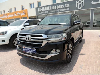 Toyota  Land Cruiser  GXR- Grand Touring  2019  Automatic  180,000 Km  8 Cylinder  Four Wheel Drive (4WD)  SUV  Black