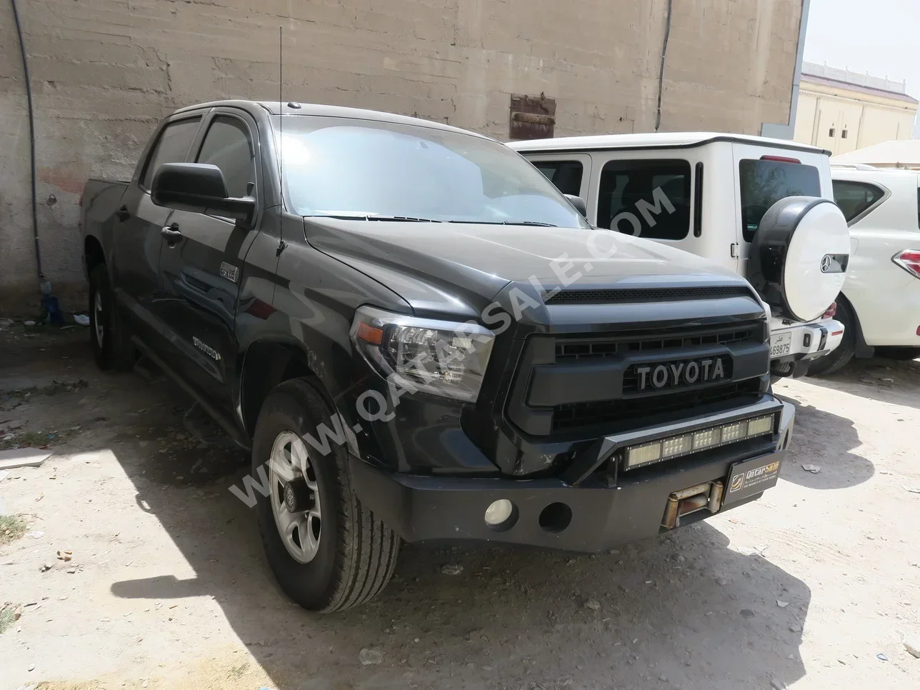 Toyota  Tundra  2014  Automatic  140,000 Km  8 Cylinder  Four Wheel Drive (4WD)  Pick Up  Black