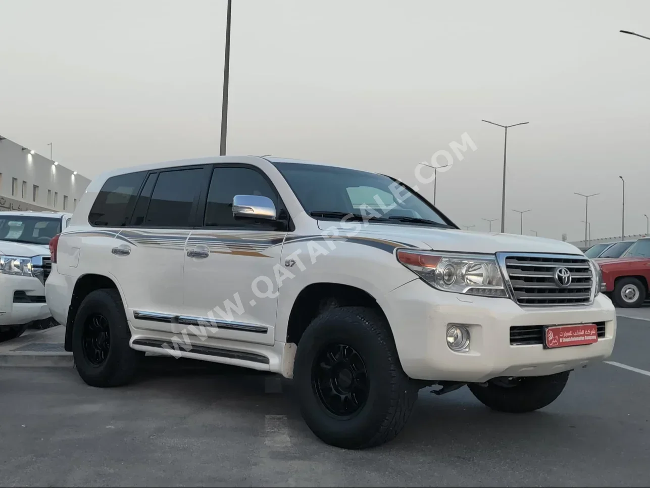 Toyota  Land Cruiser  VXR  2014  Automatic  295,000 Km  8 Cylinder  Four Wheel Drive (4WD)  SUV  White