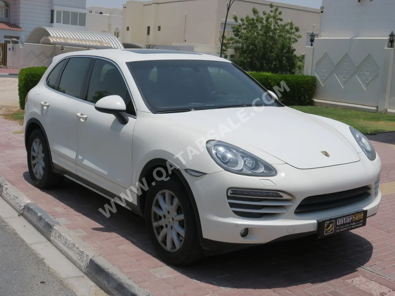 Porsche  Cayenne  2011  Automatic  101,000 Km  6 Cylinder  Four Wheel Drive (4WD)  SUV  White