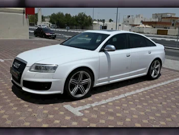 Audi  RS  6  2009  Automatic  63,000 Km  10 Cylinder  Rear Wheel Drive (RWD)  Sedan  White