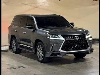 Lexus  LX  570  2017  Automatic  120,000 Km  8 Cylinder  Four Wheel Drive (4WD)  SUV  Gray