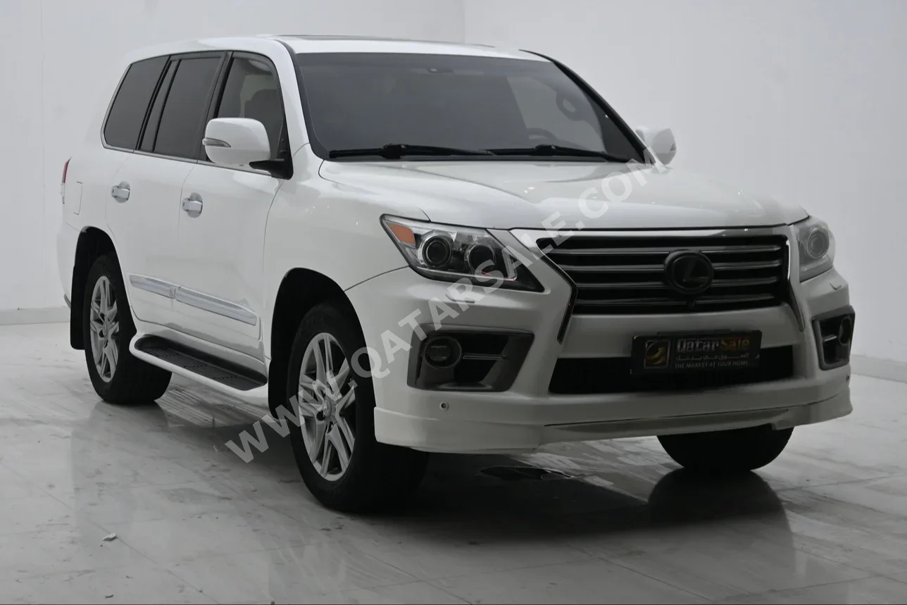 Lexus  LX  570  2014  Automatic  253,000 Km  8 Cylinder  Four Wheel Drive (4WD)  SUV  White