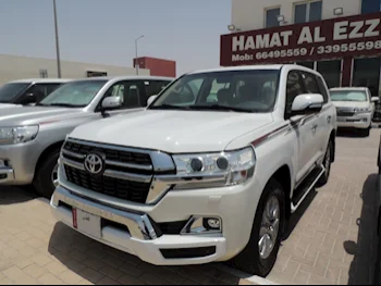 Toyota  Land Cruiser  GXR  2016  Automatic  280,000 Km  8 Cylinder  Four Wheel Drive (4WD)  SUV  White