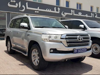 Toyota  Land Cruiser  VXR  2021  Automatic  233,000 Km  8 Cylinder  Four Wheel Drive (4WD)  SUV  Silver