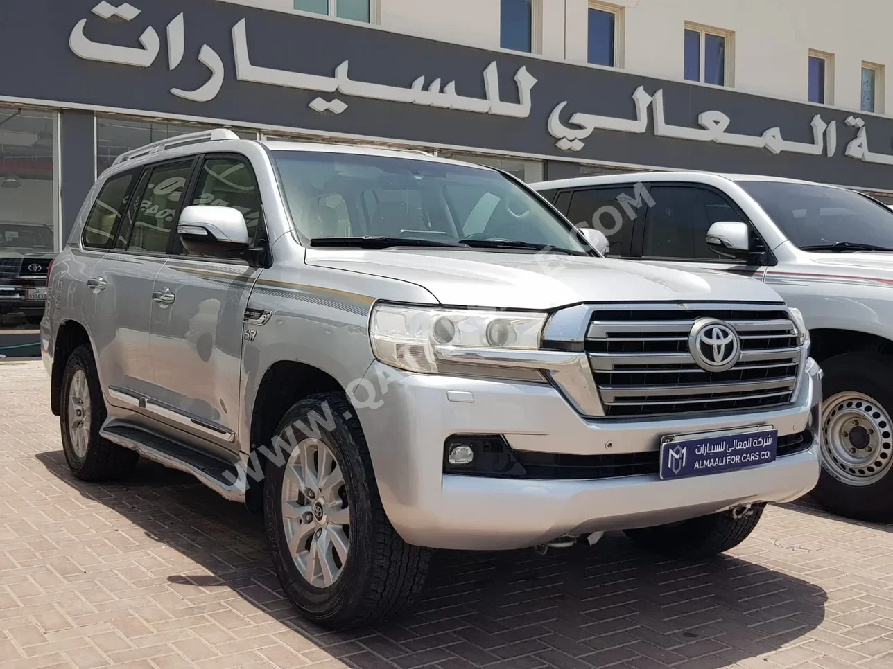 Toyota  Land Cruiser  VXR  2021  Automatic  233,000 Km  8 Cylinder  Four Wheel Drive (4WD)  SUV  Silver