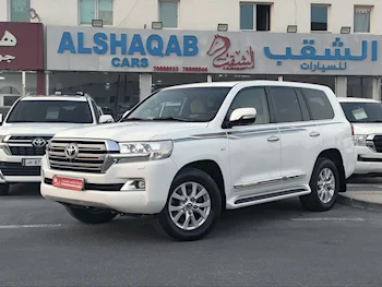 Toyota  Land Cruiser  VXR  2018  Automatic  184,000 Km  8 Cylinder  Four Wheel Drive (4WD)  SUV  White