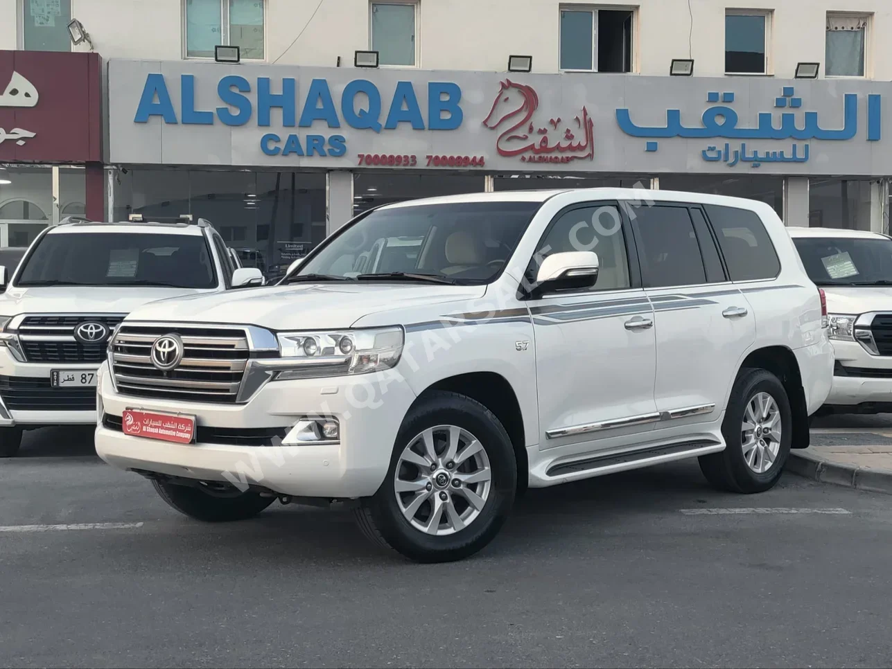 Toyota  Land Cruiser  VXR  2018  Automatic  184,000 Km  8 Cylinder  Four Wheel Drive (4WD)  SUV  White