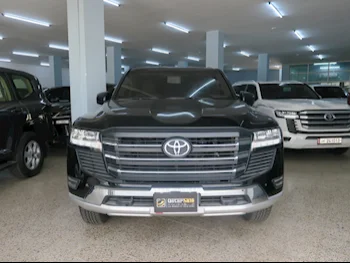 Toyota  Land Cruiser  GX  2023  Automatic  39,000 Km  6 Cylinder  Four Wheel Drive (4WD)  SUV  Black  With Warranty