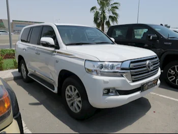 Toyota  Land Cruiser  VXR  2018  Automatic  178,000 Km  8 Cylinder  Four Wheel Drive (4WD)  SUV  White