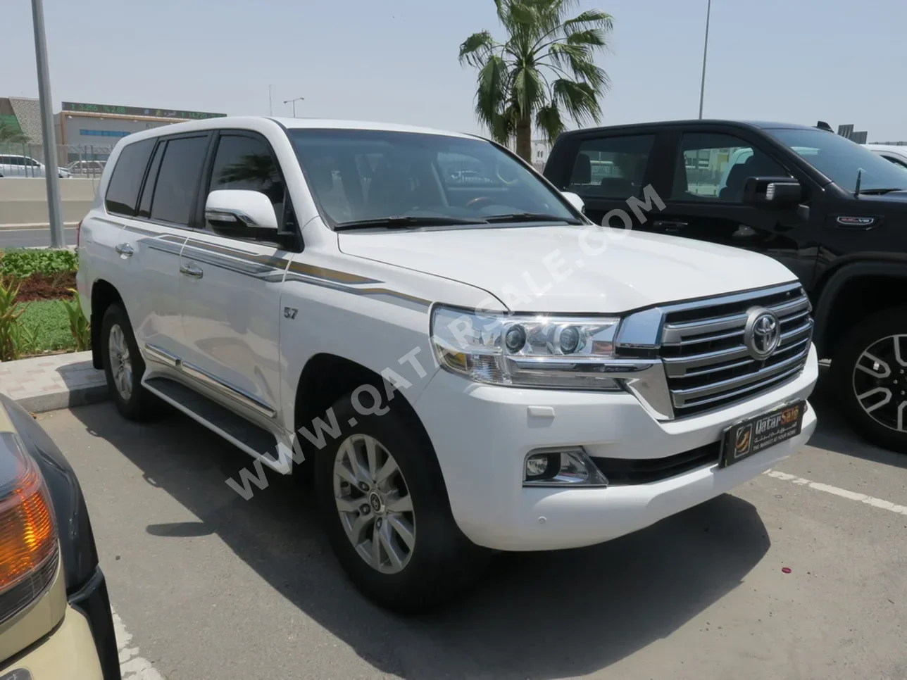 Toyota  Land Cruiser  VXR  2018  Automatic  178,000 Km  8 Cylinder  Four Wheel Drive (4WD)  SUV  White