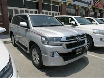 Toyota  Land Cruiser  GXR  2018  Automatic  238,000 Km  8 Cylinder  Four Wheel Drive (4WD)  SUV  Silver