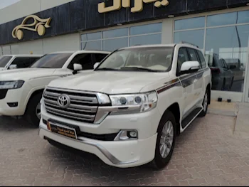 Toyota  Land Cruiser  GXR  2016  Automatic  79,000 Km  8 Cylinder  Four Wheel Drive (4WD)  SUV  White