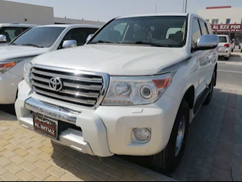 Toyota  Land Cruiser  GXR  2015  Automatic  295,000 Km  8 Cylinder  Four Wheel Drive (4WD)  SUV  White