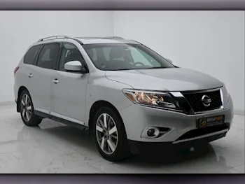 Nissan  Pathfinder  SV  2014  Automatic  185,000 Km  6 Cylinder  Four Wheel Drive (4WD)  SUV  Silver