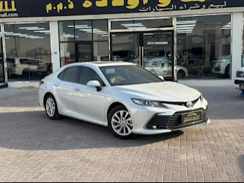 Toyota  Camry  GLE  2024  Automatic  4٬000 Km  4 Cylinder  Front Wheel Drive (FWD)  Sedan  White  With Warranty