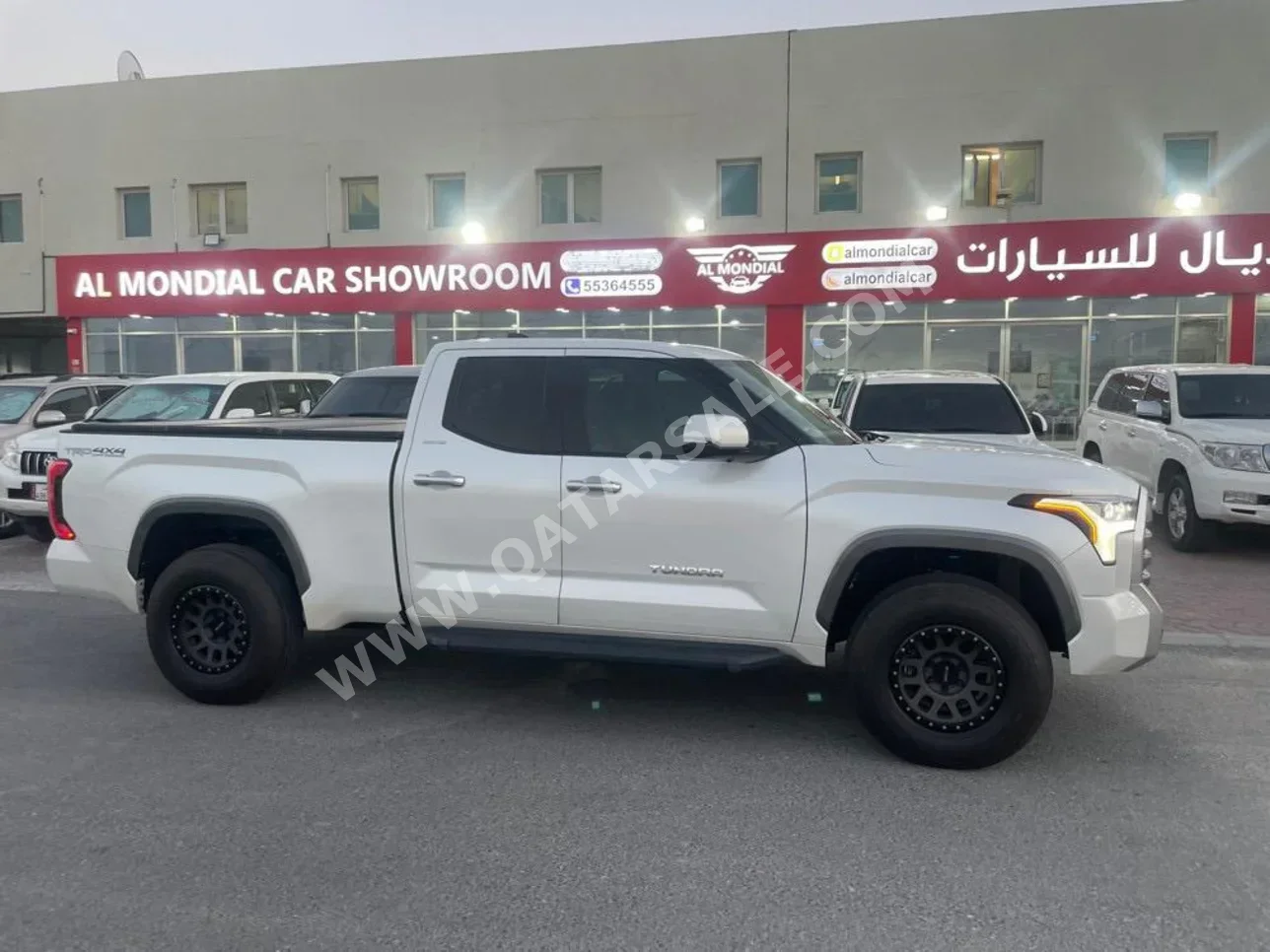 Toyota  Tundra  2022  Automatic  57,000 Km  8 Cylinder  Four Wheel Drive (4WD)  Pick Up  White