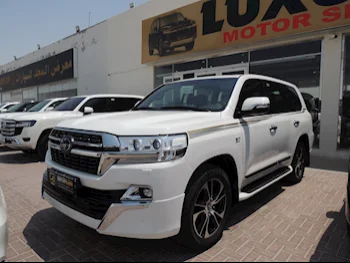 Toyota  Land Cruiser  VXR  2021  Automatic  69,000 Km  8 Cylinder  Four Wheel Drive (4WD)  SUV  White