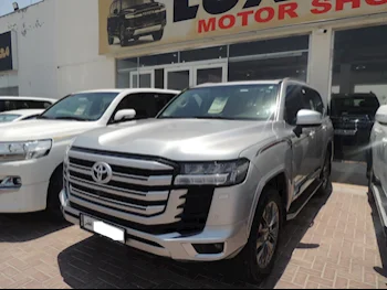  Toyota  Land Cruiser  GXR Twin Turbo  2022  Automatic  124,000 Km  6 Cylinder  Four Wheel Drive (4WD)  SUV  Silver  With Warranty